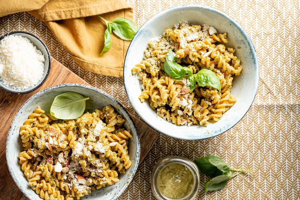 Glutenfreie Nudeln mit Mandel Basilikum Pesto01