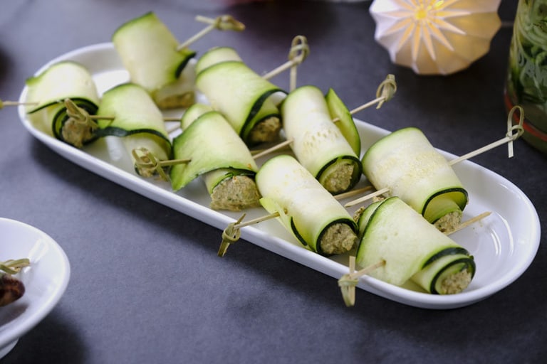 Rezept » Zucchini-Röllchen mit mediterraner Füllung Nur 15 Min. gesund ...