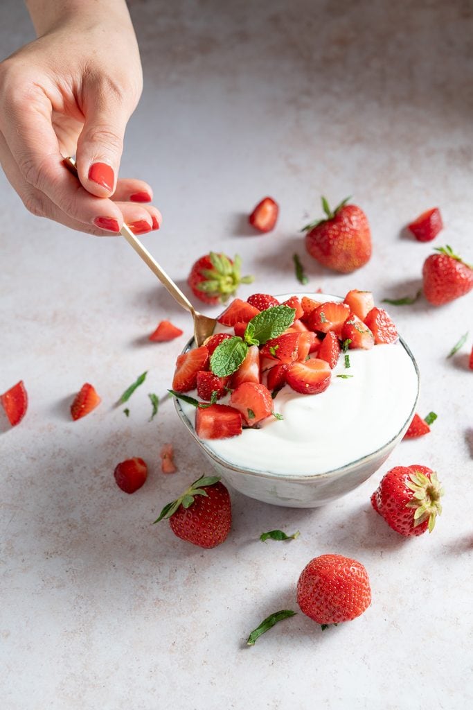 Cremiger Vanillequark mit Erdbeeren01