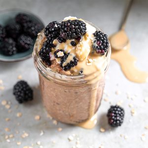 Brombeer Schoko Overnight Oats