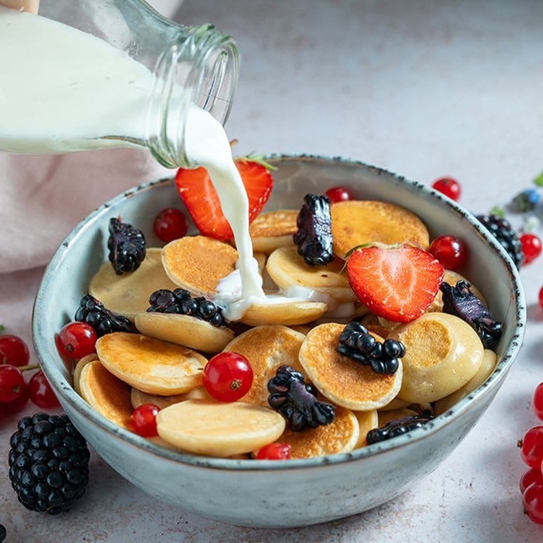 Mini Pancakes mit Beeren 1500x1500px